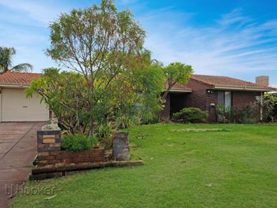 22 Kestrel Way, Thornlie WA 6108