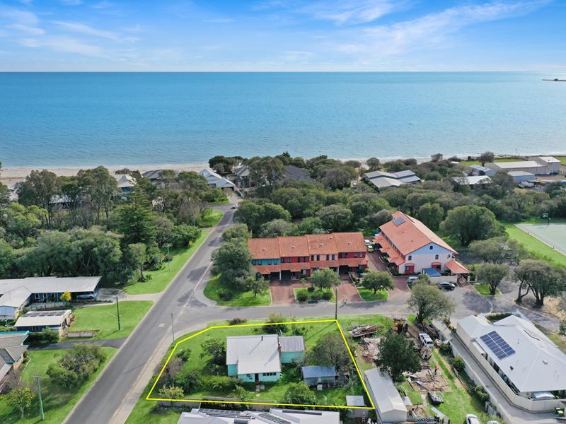 2 Swan Street, West Busselton WA 6280