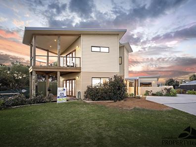 22 Armsrtong Street, Dongara WA 6525