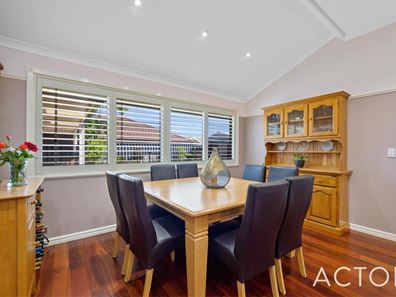 5 Giuffre Place, Lake Coogee WA 6166