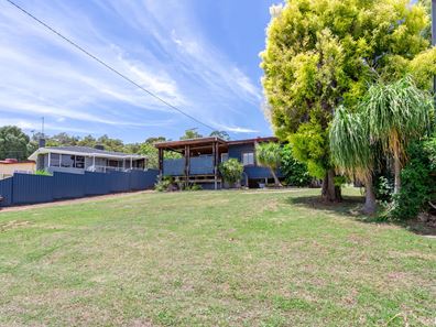 10 Tredale Avenue, Mount Richon WA 6112