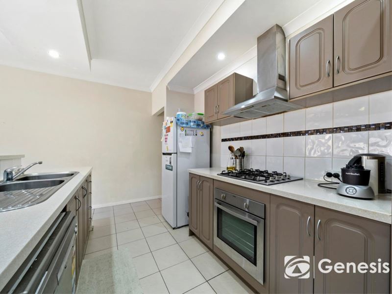 2/113 Amherst Road, Canning Vale WA 6155