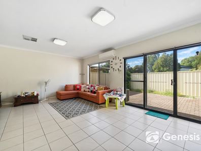 2/113 Amherst Road, Canning Vale WA 6155