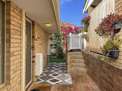 10/1-3 Stanbury Place, Kardinya WA 6163