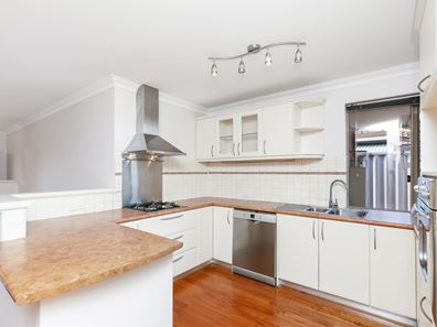 1/9-11 Hannans Street, Morley WA 6062