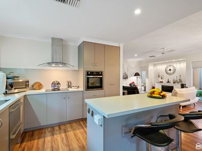 62 Veterans Drive, Byford WA 6122
