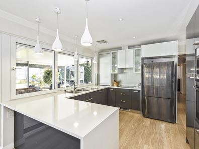 11 Nutfield Street, Bayswater WA 6053