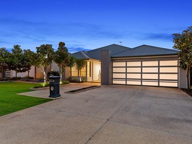 7 Buffalo Avenue, Madeley WA 6065