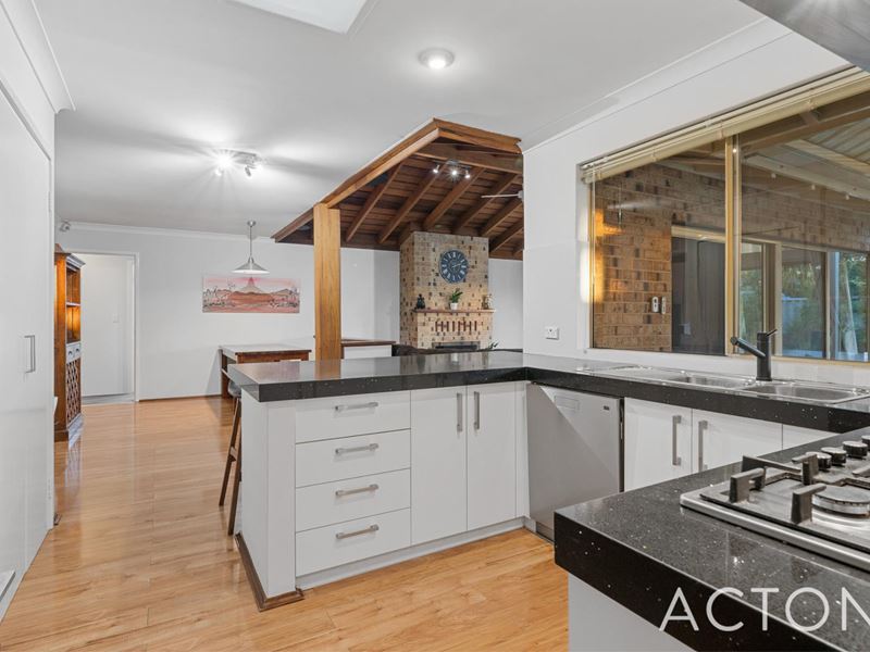 21 Forest Crescent, Thornlie