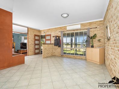 66 Hall Road, Waggrakine WA 6530