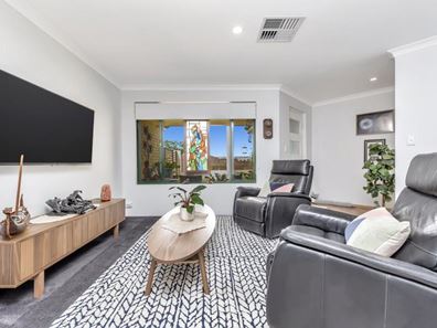 89 Templetonia Promenade, Halls Head WA 6210