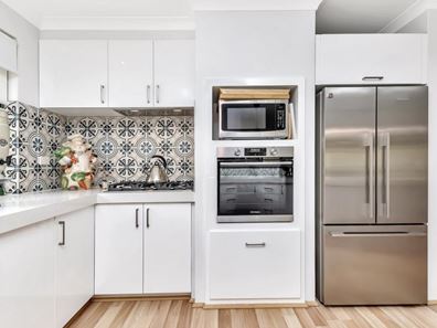 89 Templetonia Promenade, Halls Head WA 6210