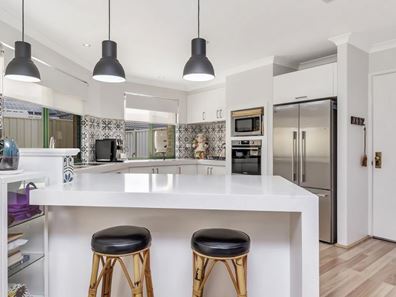 89 Templetonia Promenade, Halls Head WA 6210