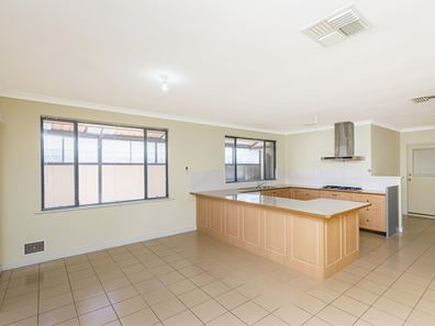 213 Warton Road, Thornlie WA 6108