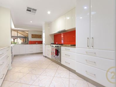26 Caravel Way, Halls Head WA 6210