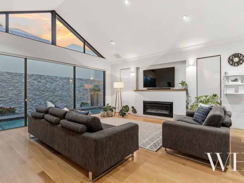 21 Heirisson Way, North Coogee WA 6163