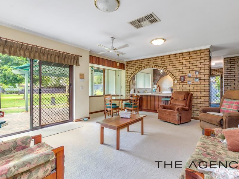 22 Regency Drive, Thornlie WA 6108