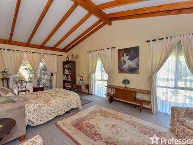 8 Harley Close, Safety Bay WA 6169