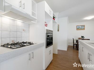 24 Logan Court, Seville Grove WA 6112