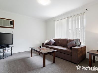 24 Logan Court, Seville Grove WA 6112