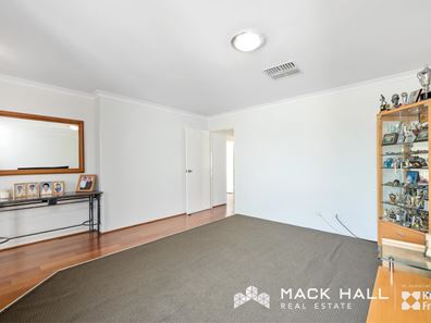 42 Copperback Circle, Huntingdale WA 6110