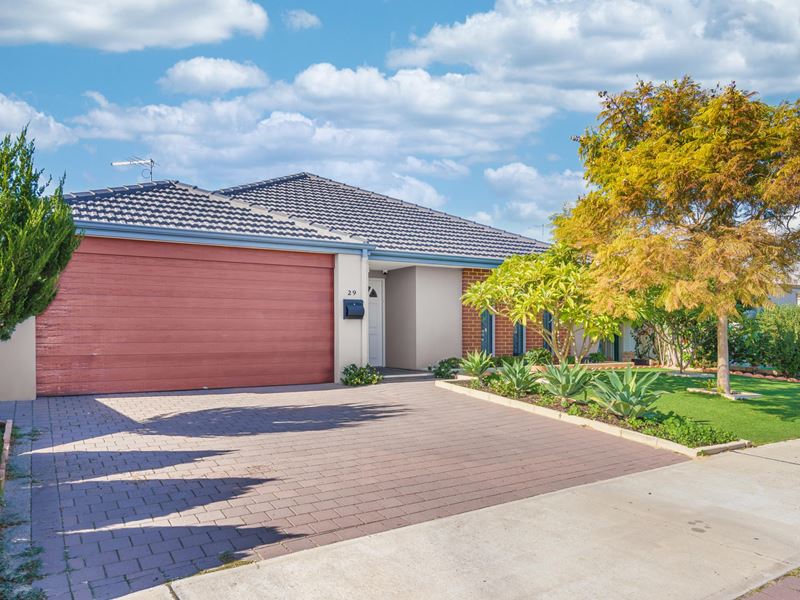 29 Broadstone Vista, Meadow Springs