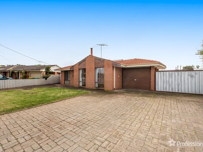 10 Yarle Court, Cooloongup WA 6168