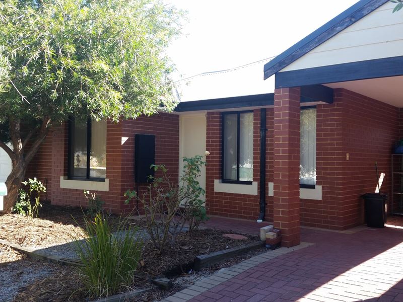16 HODGES STREET, Middle Swan
