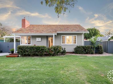 19 Harwood Street, Hilton WA 6163