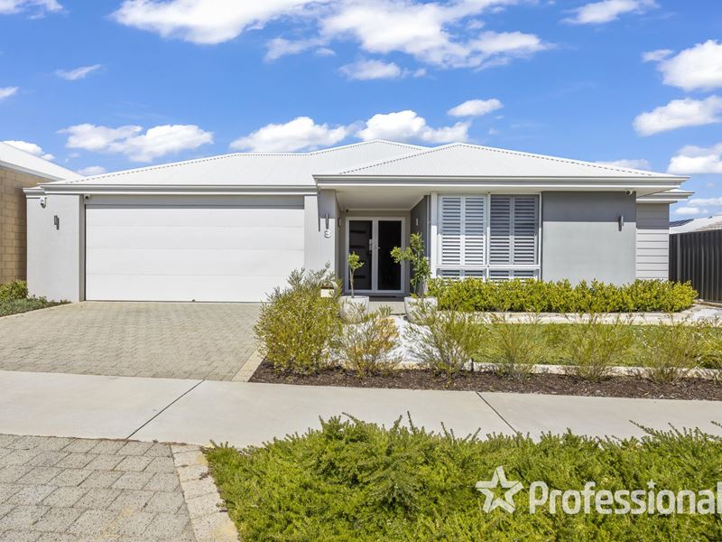 8 Shimmer Chase, Eglinton