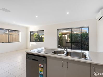 3/20 Heaney Way, Canning Vale WA 6155