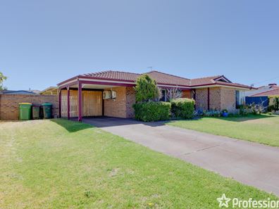 6 Hopkins Place, Waikiki WA 6169