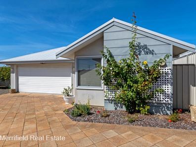 57A Minor Road, Orana WA 6330