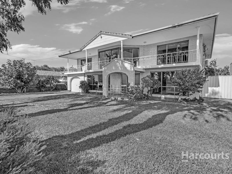 22 Fairbridge Road, Halls Head WA 6210