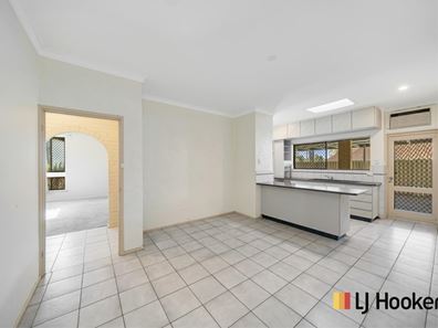 52 Yallambee Crescent, Wanneroo WA 6065