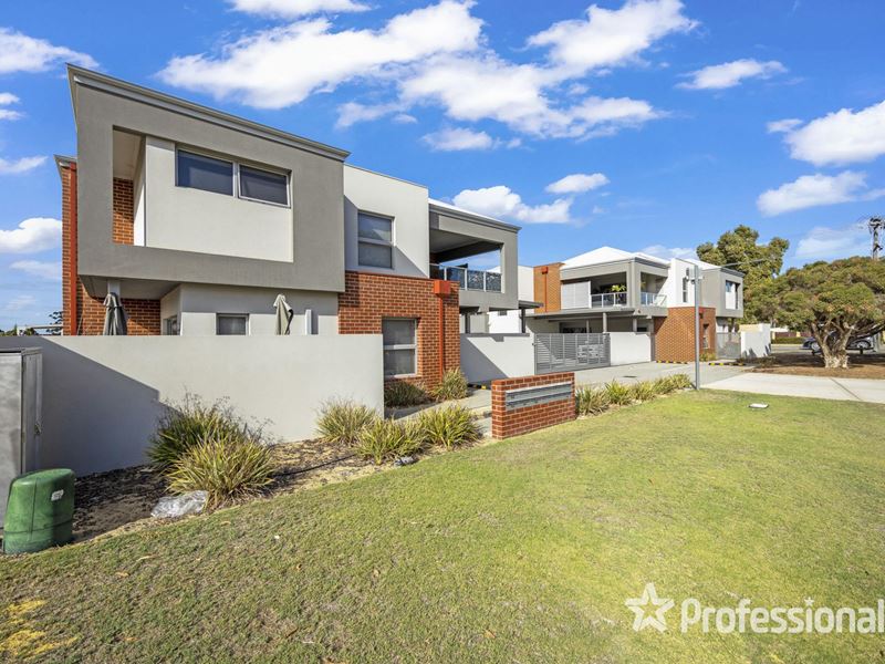 11/3 Dover Court, Marangaroo WA 6064