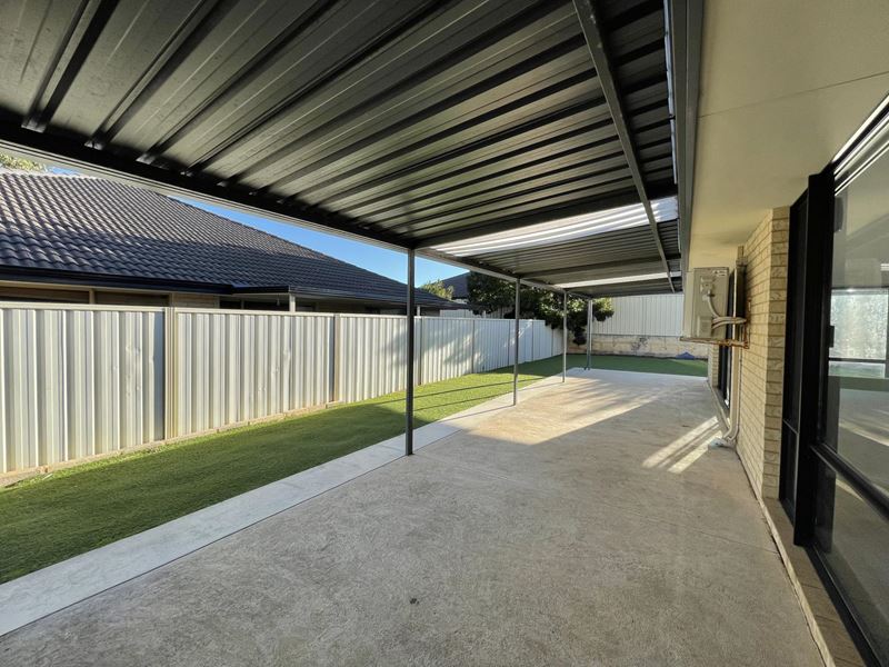 8 Dyer Lane, Lakelands