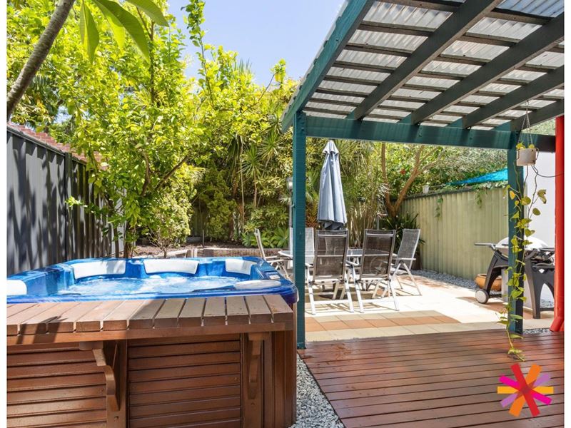 2/451 Canning Highway, Como