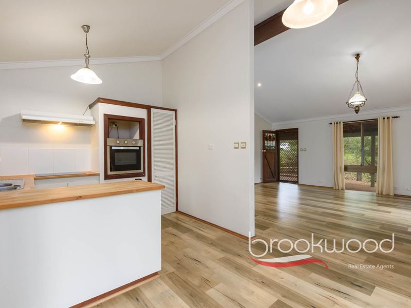 16 Burkinshaw Road, Glen Forrest