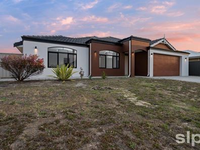 9 Cowra Turn, Aveley WA 6069