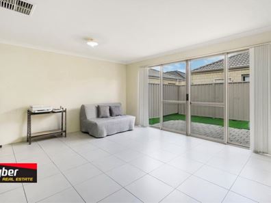 1/18 Pannoza Circle, Maddington WA 6109