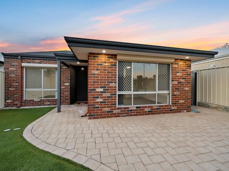 4 Rawlinna Parkway, Carramar WA 6031