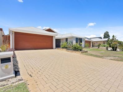 8 Glenallen Way, Ellenbrook WA 6069