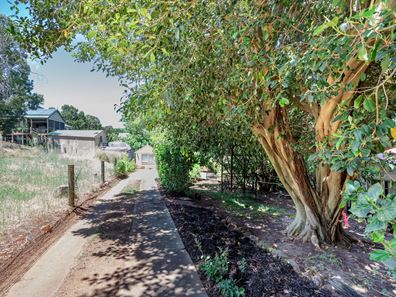 31 Bedfordale Hill Road, Mount Richon WA 6112