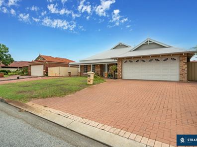 32 Chatsworth Gate, Canning Vale WA 6155