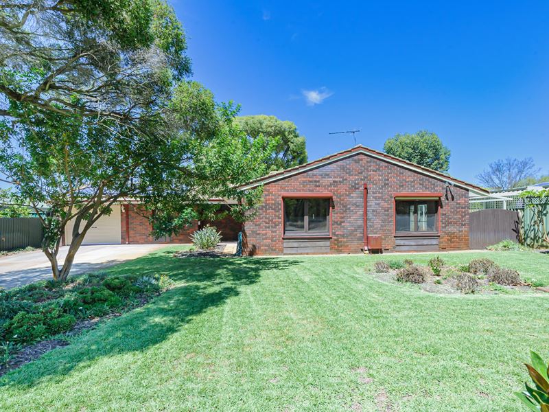 54 Windsor Drive, Gosnells WA 6110