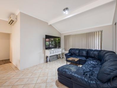 9 Lavender Gardens, Halls Head WA 6210