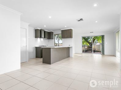 8 Sciano Avenue, Success WA 6164