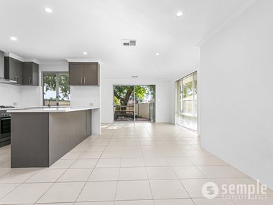 8 Sciano Avenue, Success WA 6164