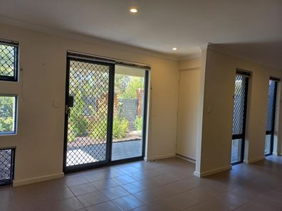 6 Venus Lane, Wandi WA 6167